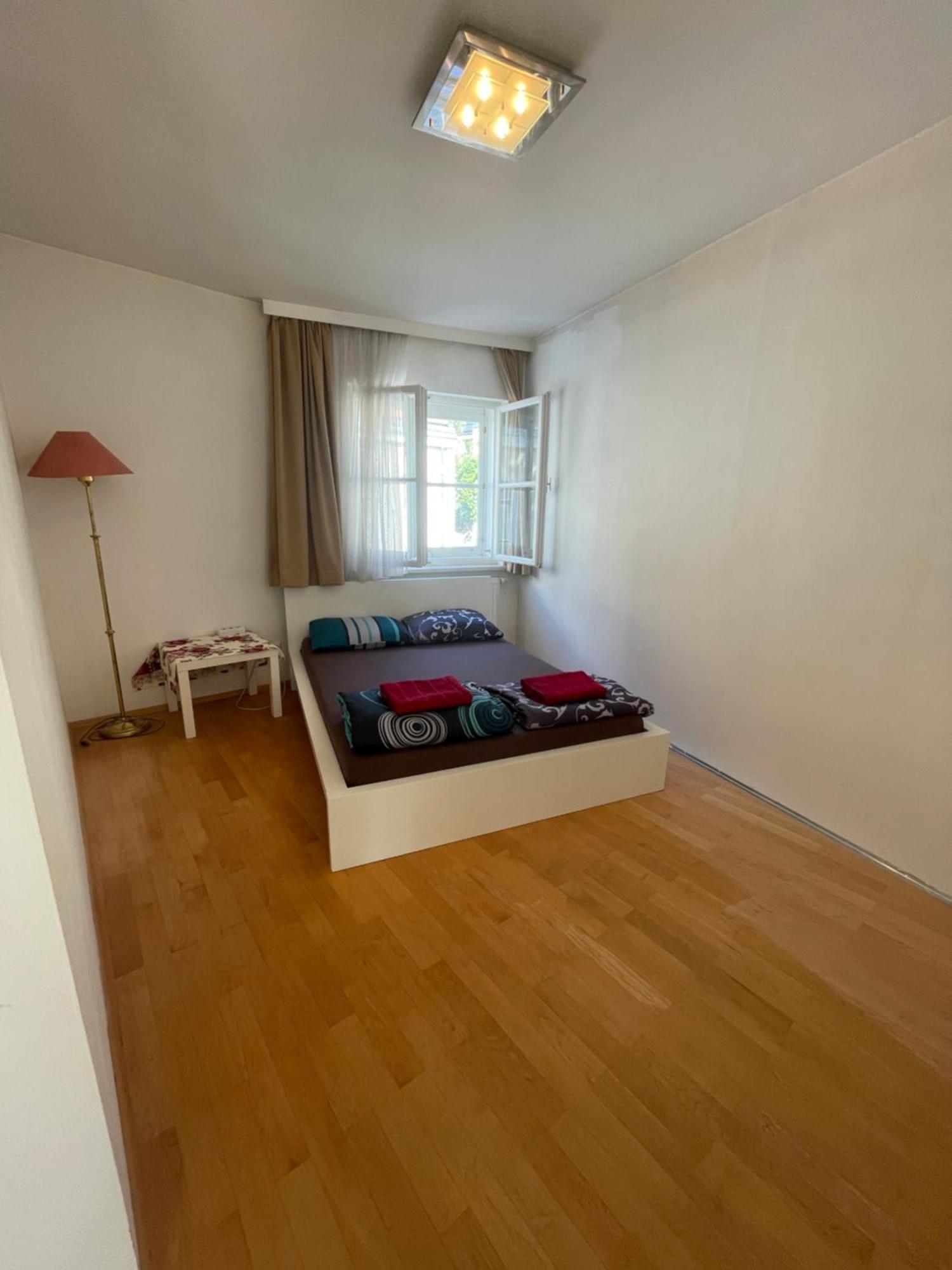 Zum Shambhala Hotel Wenen